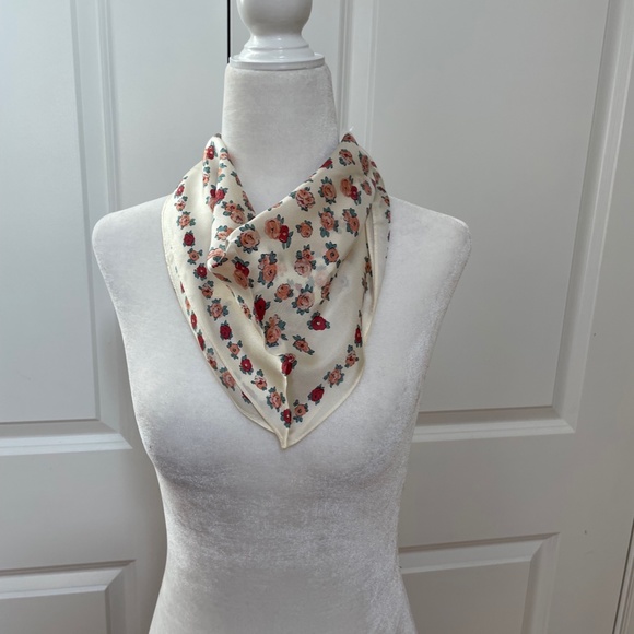 Only one!!!!Essential Tea Rose Silk Diamond Scarf from Coach - Picture 2 of 5